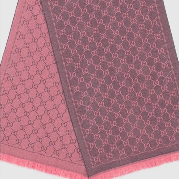 Authentic Gucci Scarf pick and grey - Picture 3 of 5
